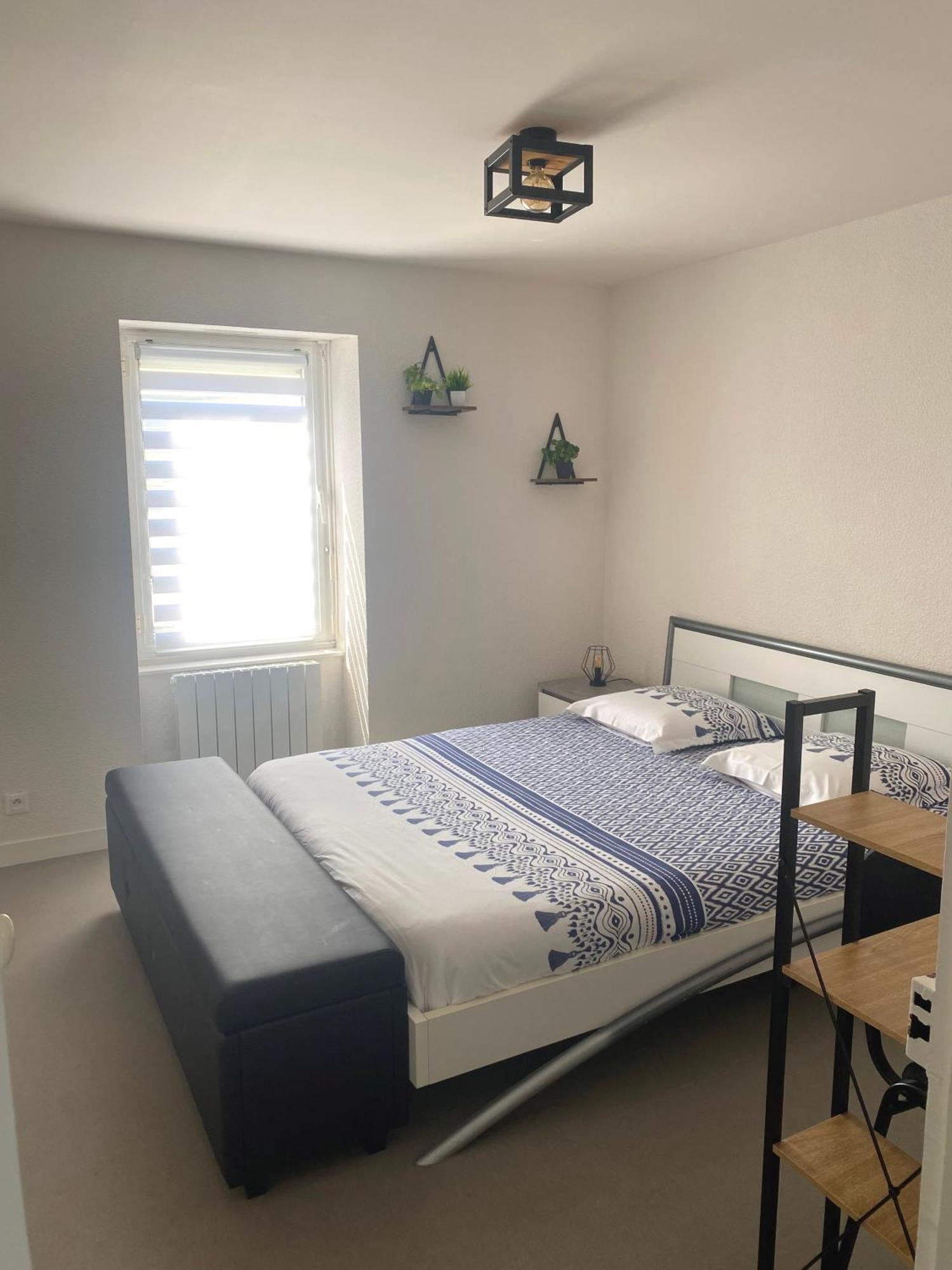 T2 Centre-Ville, Calme, 1 Chambre, 1 A 5 Pers, Climatisation, Parking Libre Et Gratuit Лорьян Экстерьер фото