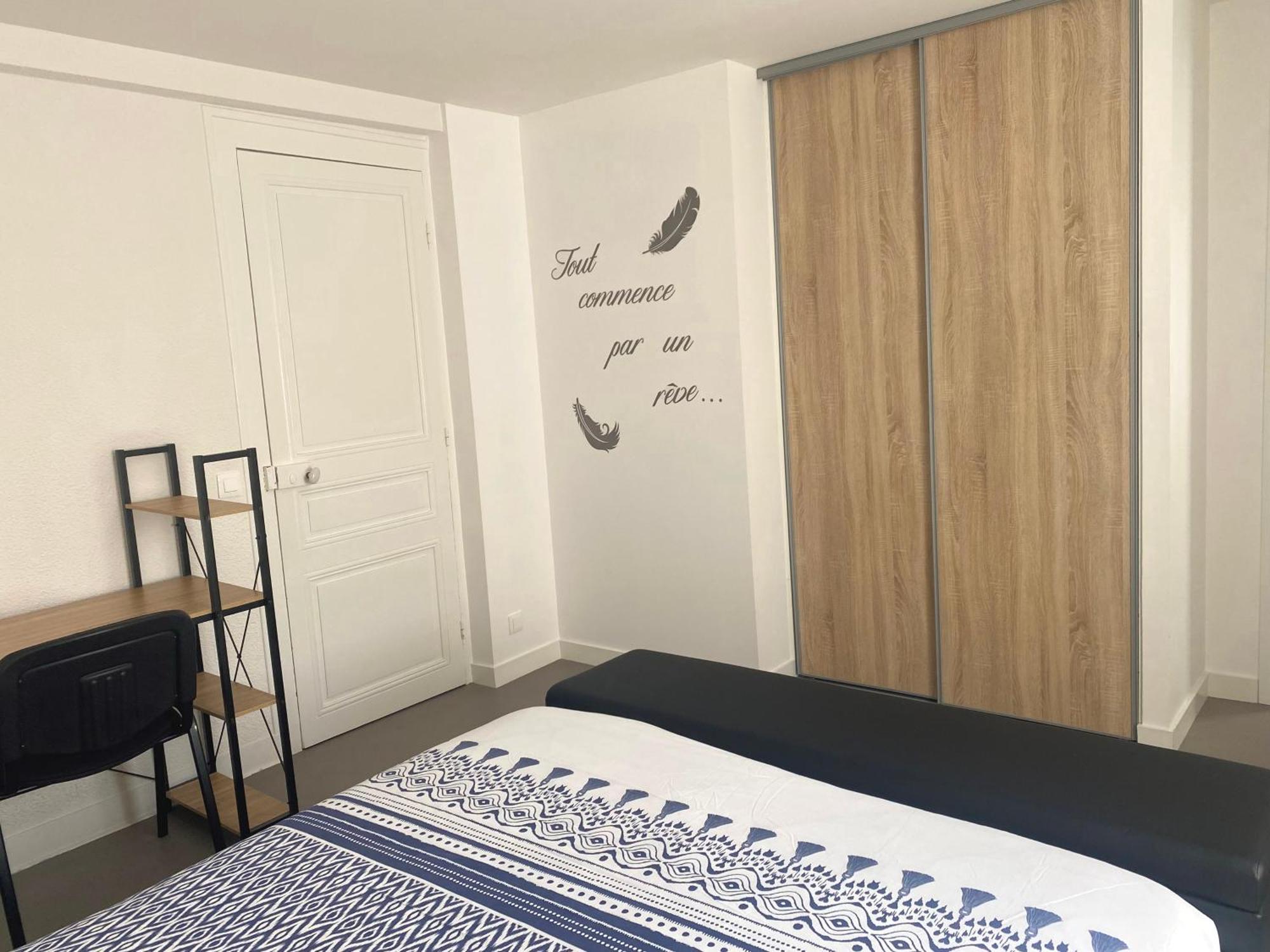 T2 Centre-Ville, Calme, 1 Chambre, 1 A 5 Pers, Climatisation, Parking Libre Et Gratuit Лорьян Экстерьер фото